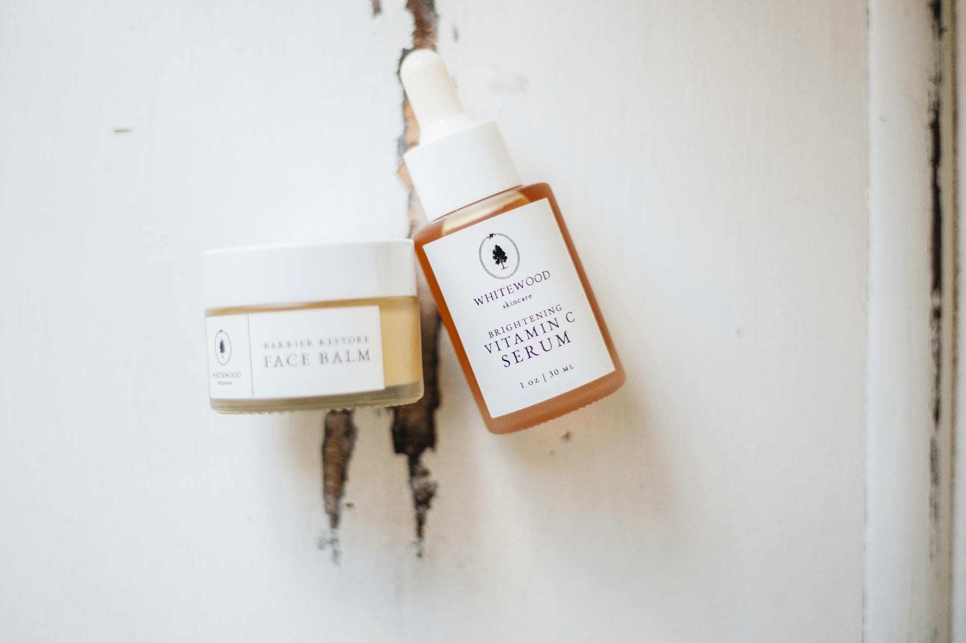 Płaskie ujęcie naturalnych kosmetyków do zimowej pielęgnacji anti-aging